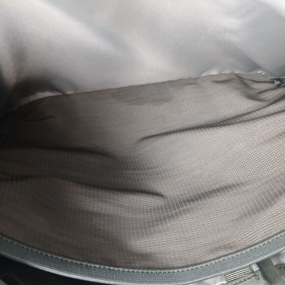 Patagonia Half Mass Mini Messenger Bag Black Adjustable Straps Reflective - Picture 10 of 14